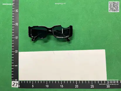 Off-White Rectangular Frame Sunglasses QC photo
