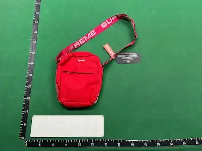 Supreme Shoulder Bags QC photo