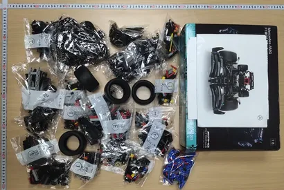Lego Mercedes Benz F1 QC photo