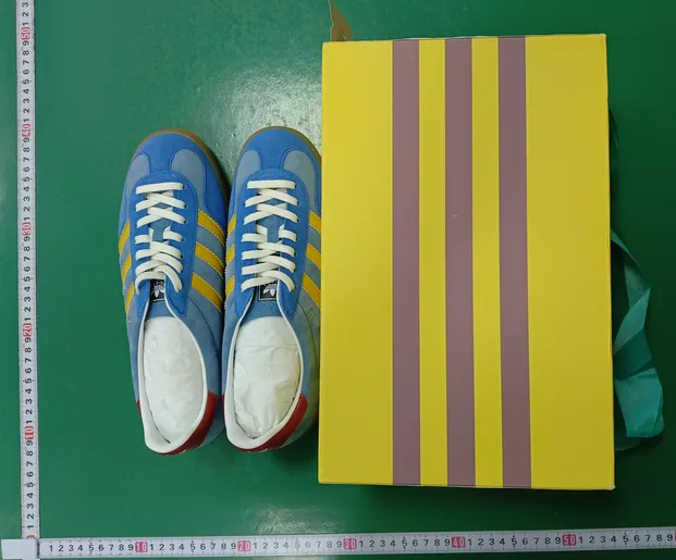 Adidas x Gucci Gazelle Sneakers (26 Variants) QC photo