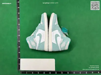 Air Jordan 1 Retro High Turbo Green QC photo