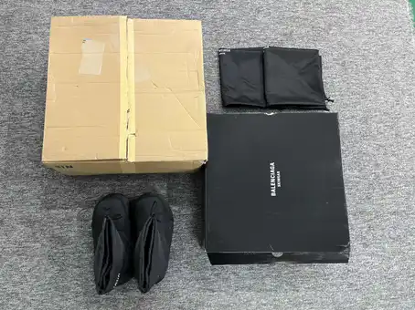 Balenciaga Alaska Ski Boots Black QC photo