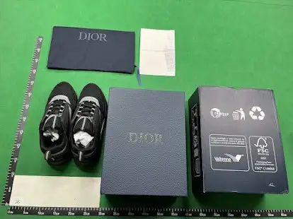 Dior B22 (23 Colorways) QC photo