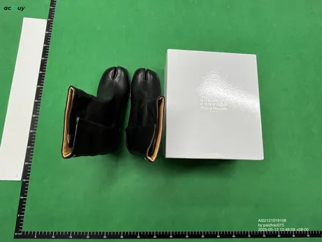 Maison Margiela Tabi Boots (2 Variants) QC photo