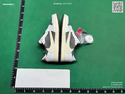 Travis Scott Jordan 1 Low Reverse Mocha QC photo