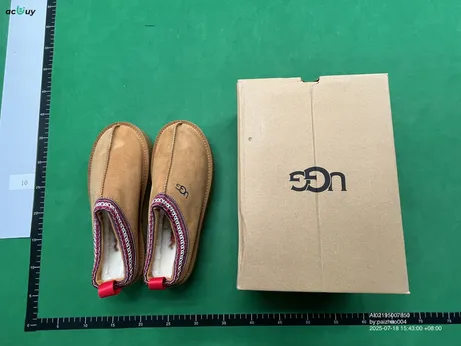UGG Shoes (12 Variants) QC photo