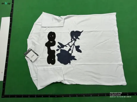 Arte Blur Flower Tee QC photo